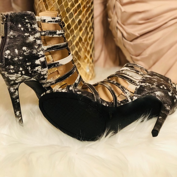 Jessica Simpson Riahn Open Toe Classic Pumps - Picture 6 of 8